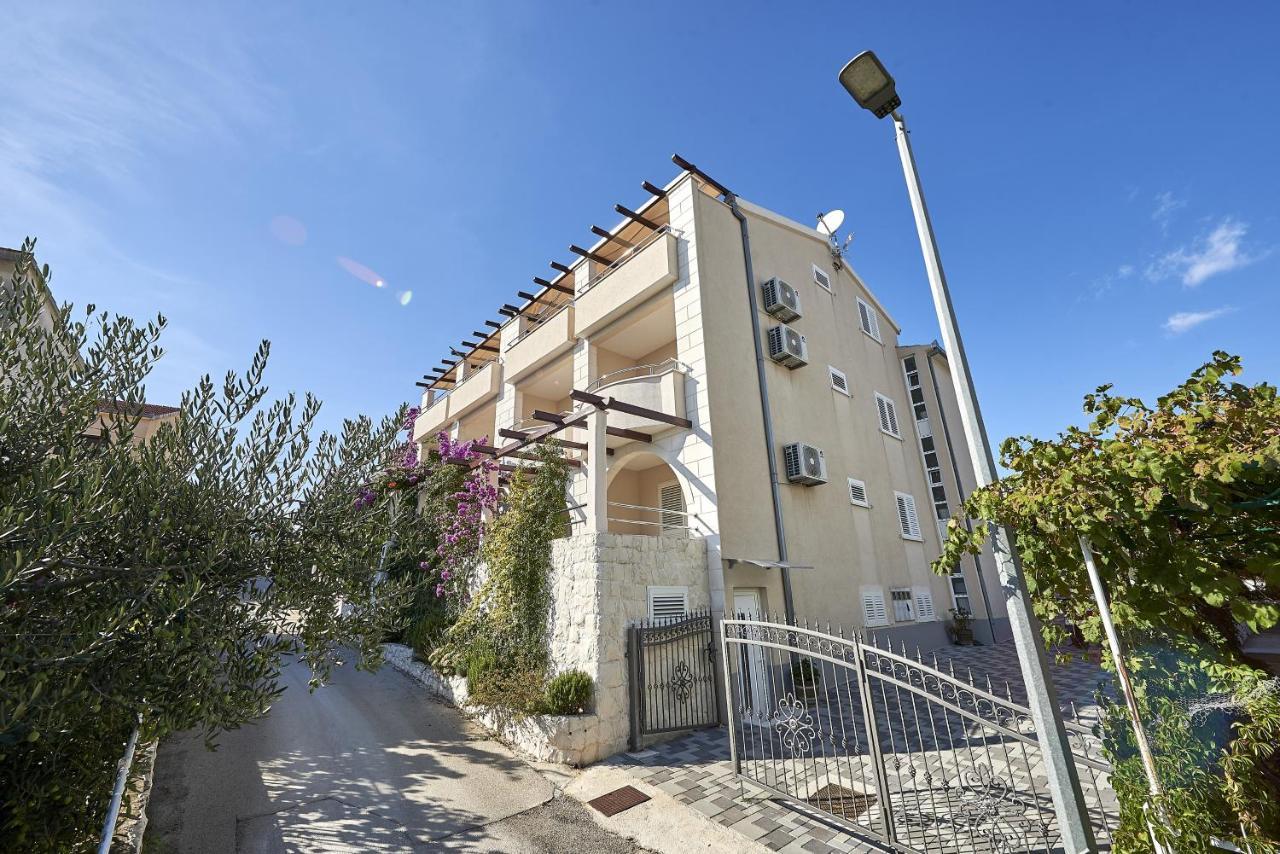 Apartments With A Parking Space Mavarstica, Ciovo - 17803 Trogir Exterior photo