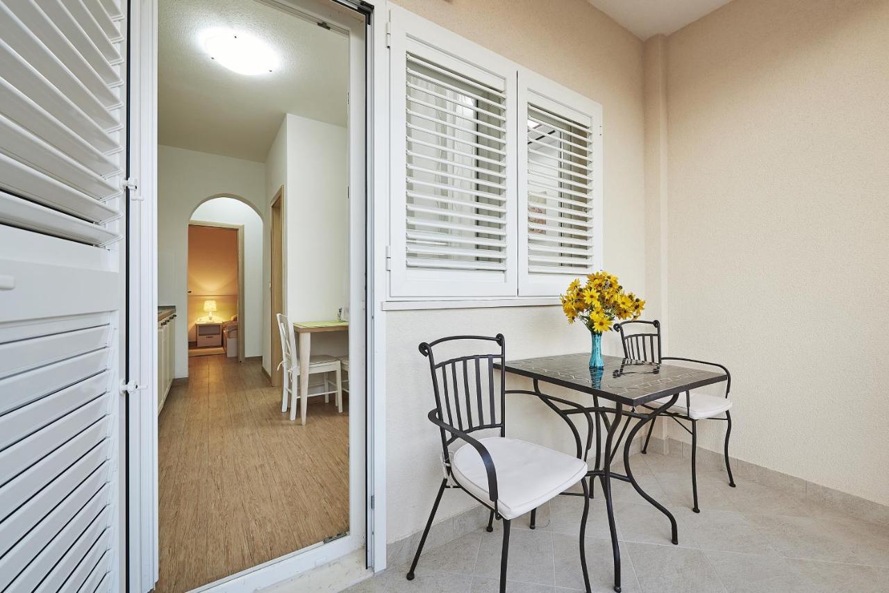Apartments With A Parking Space Mavarstica, Ciovo - 17803 Trogir Exterior photo