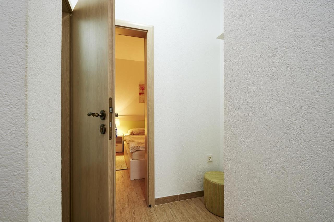 Apartments With A Parking Space Mavarstica, Ciovo - 17803 Trogir Exterior photo