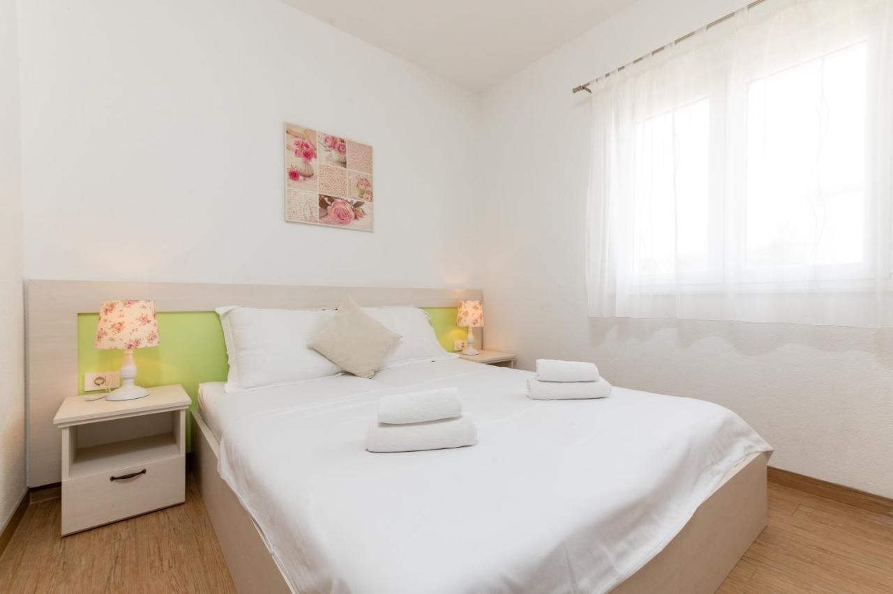 Apartments With A Parking Space Mavarstica, Ciovo - 17803 Trogir Exterior photo