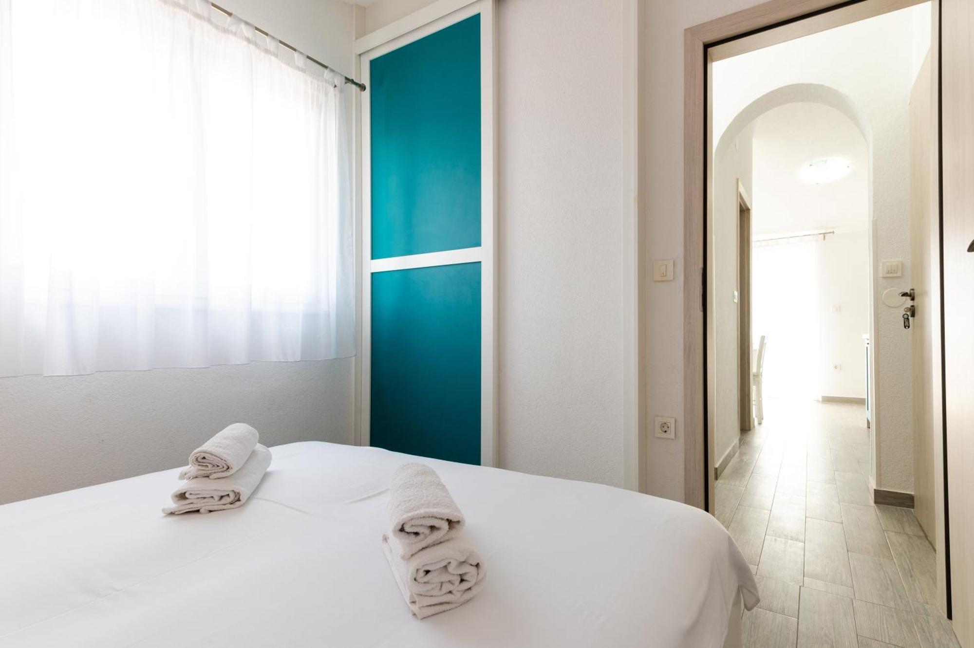Apartments With A Parking Space Mavarstica, Ciovo - 17803 Trogir Room photo
